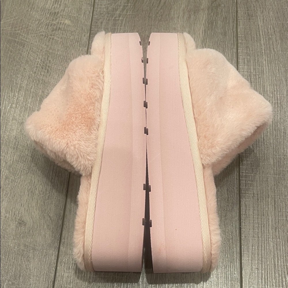 New Guess Women's Synthie Shearling Blush Faux Fur Slippers Size 7 - Picture 6 of 7